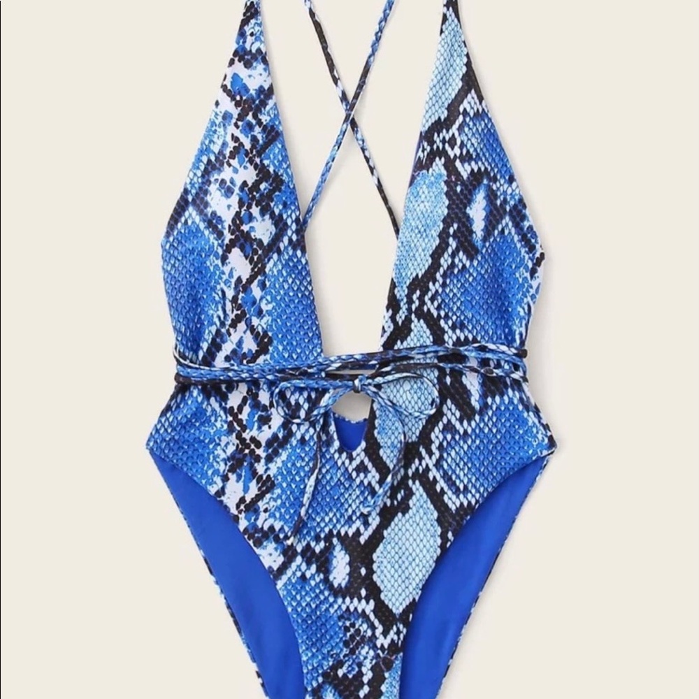 Snakeskin plunging 1p
